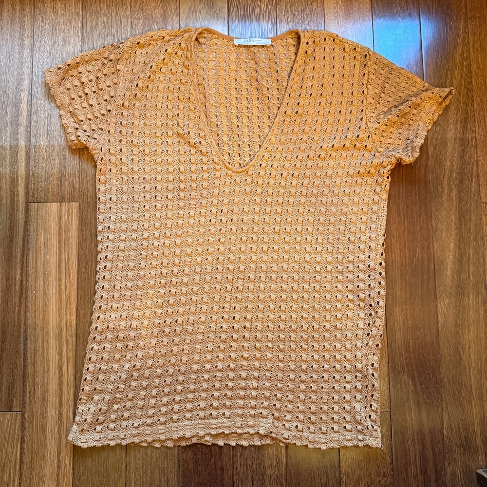 Zara Lightweight Crochet V-Neck Top in Camel Size Small